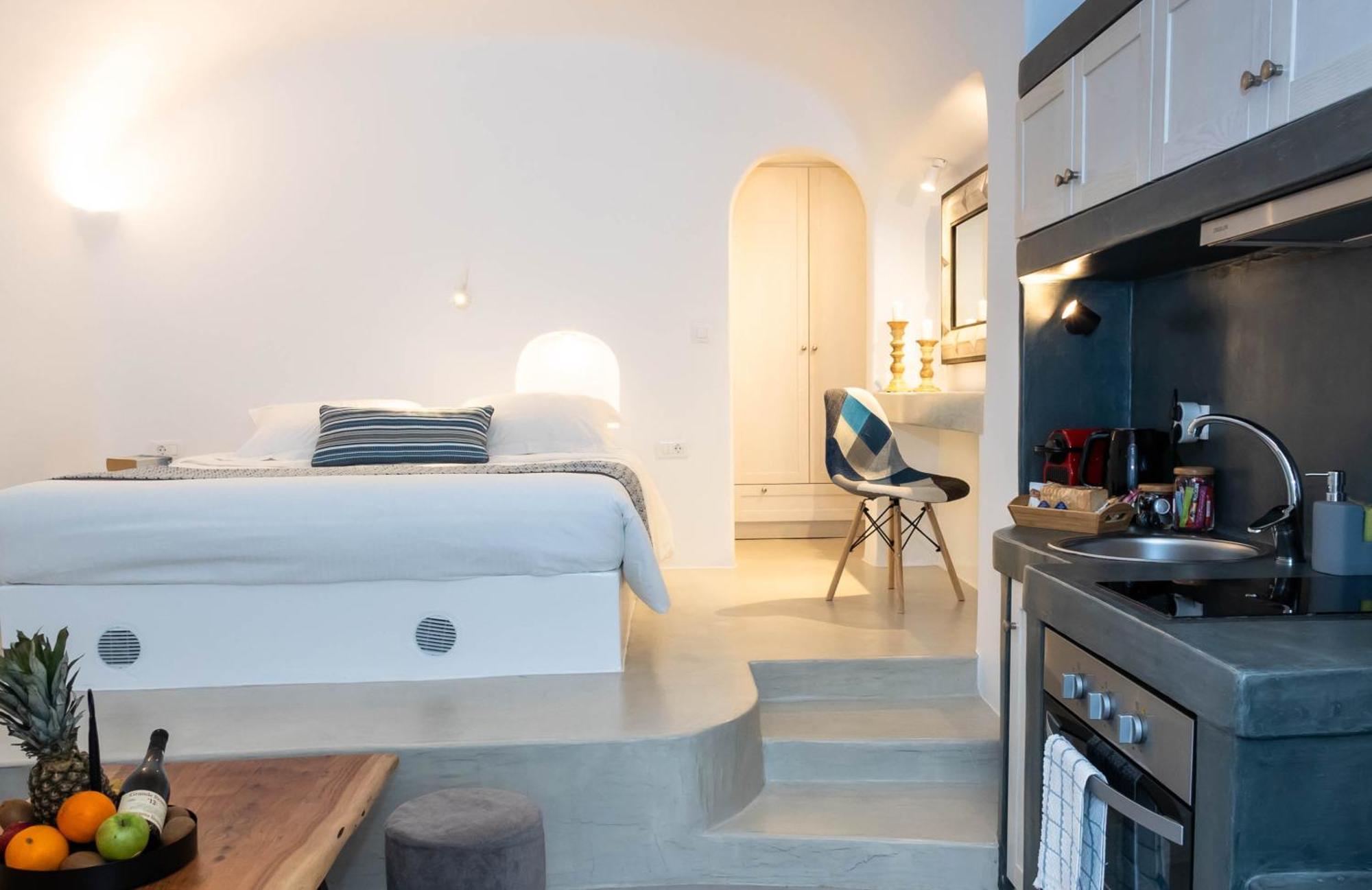 Andreas Hospitality Daire Fira  Dış mekan fotoğraf