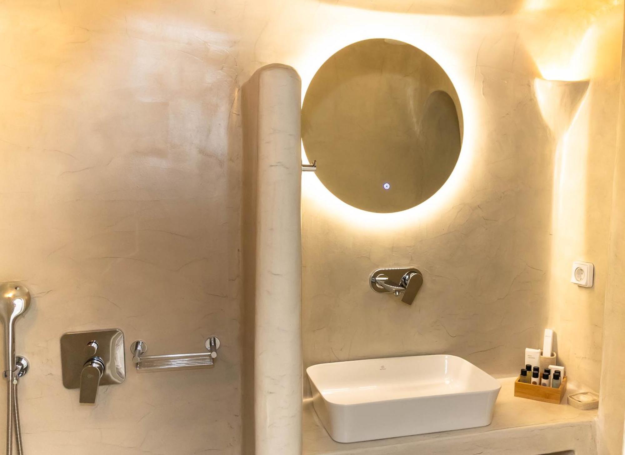 Andreas Hospitality Daire Fira  Dış mekan fotoğraf